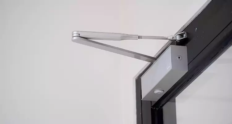 Screen Door Closer Installation in Temple Terrace, FL