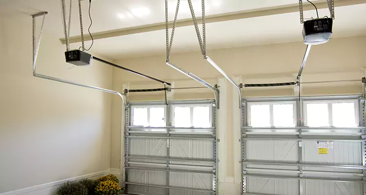 Residential Emergency Garage Door Repair in Temple Terrace, FL