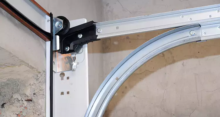 Maintain Liftmaster Garage Door Off Track in Temple Terrace, FL