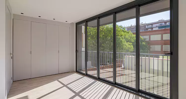 Fix Sliding Screen Door Track in Temple Terrace, FL